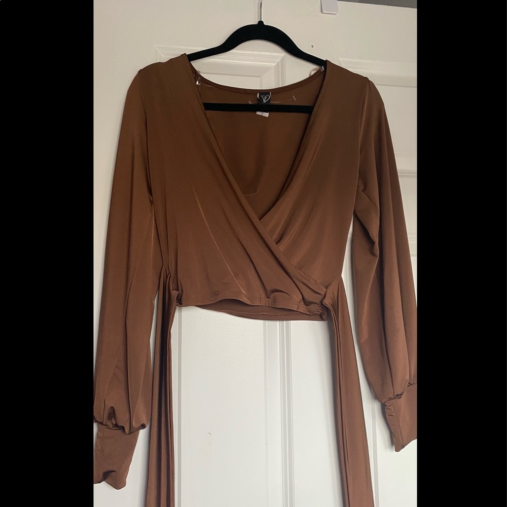 windsor brown long sleeve wrap crop top